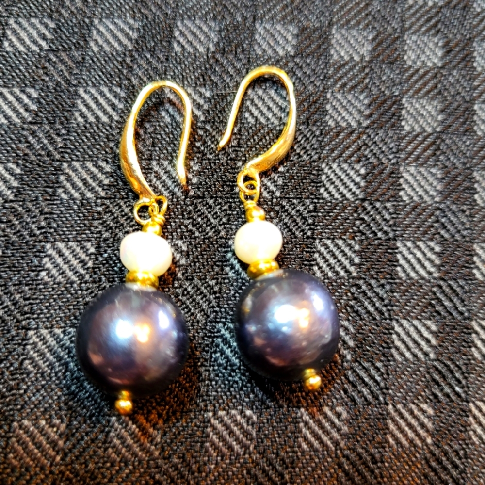Tahitian black pearl earrings
